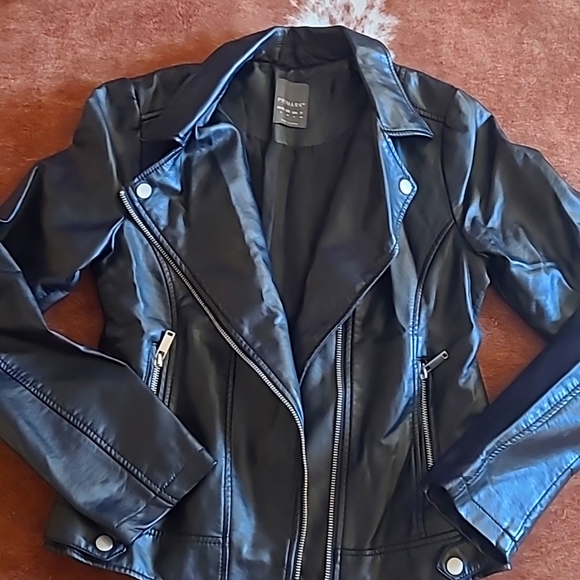 Faux Leather Jacket Size XS - Picture 4 of 9